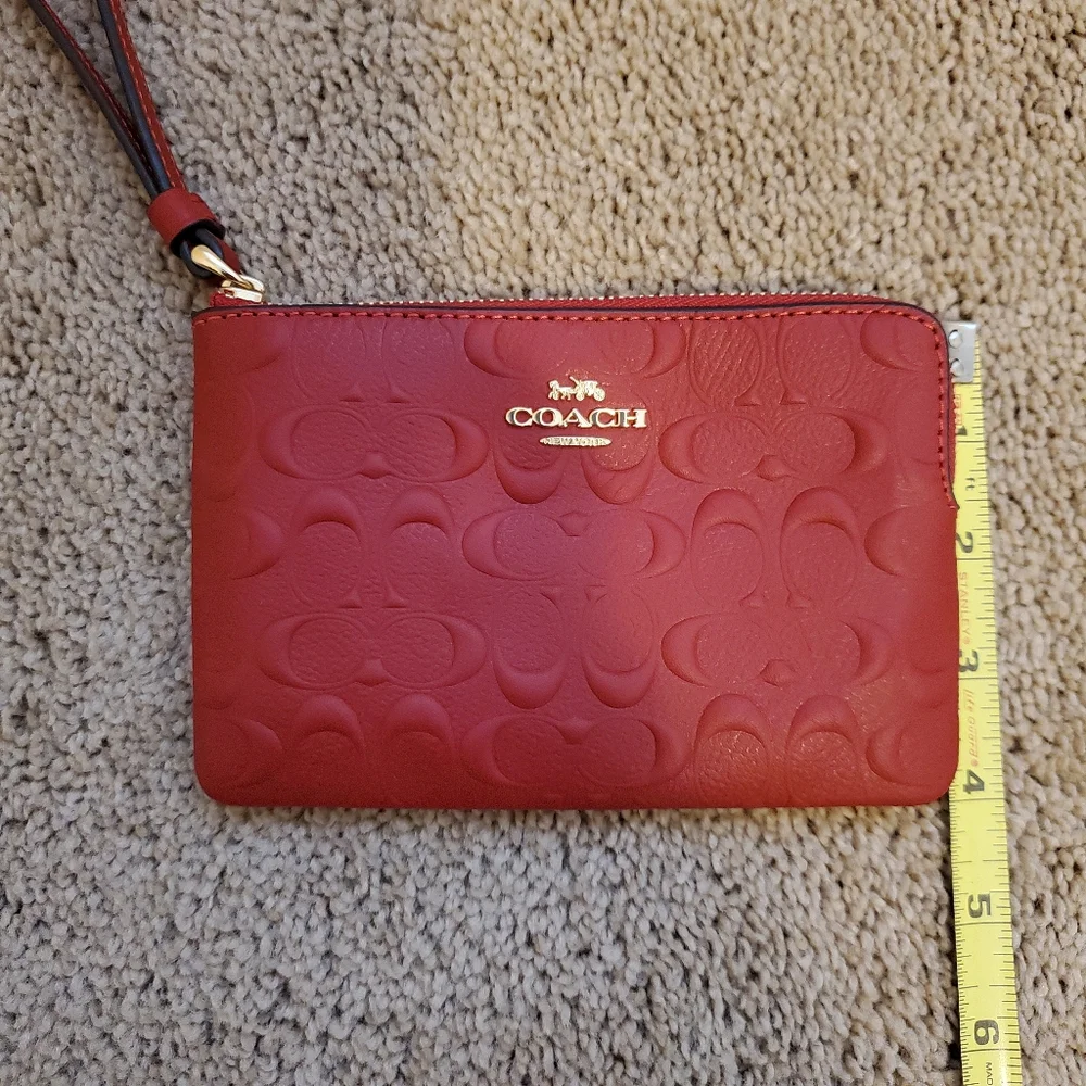 NWOT Coach wristlet with embossing - Picture 5 of 6